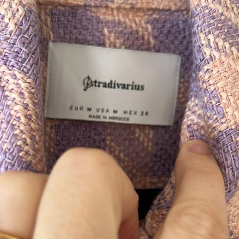 Women’s Stradivarius Patterned Button Down Shacket Shirt With Frayed Bottom - Picture 2 of 4